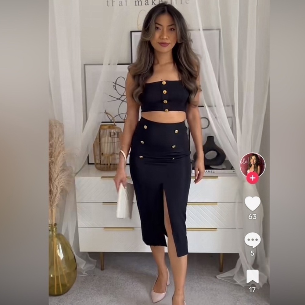Zara Black Crop Top with Gold Buttons - Picture 5 of 16